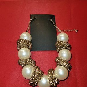 Giant Pearl Mesh Necklace